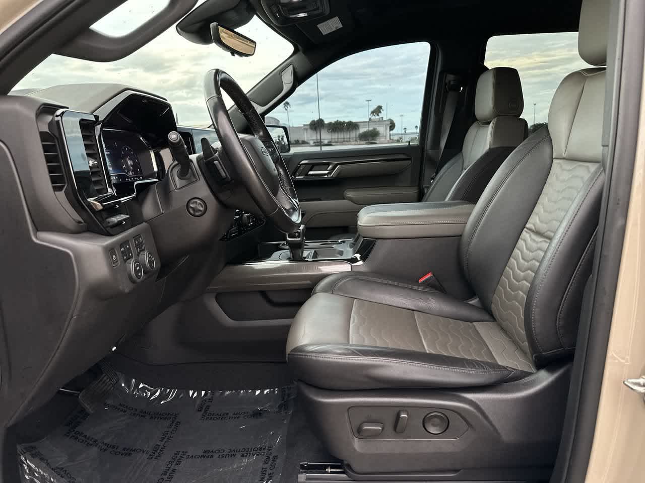Chevrolet Silverado 1500 4WD de 2023, cabina doble, caja corta, ZR2