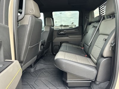 Chevrolet Silverado 1500 4WD de 2023, cabina doble, caja corta, ZR2
