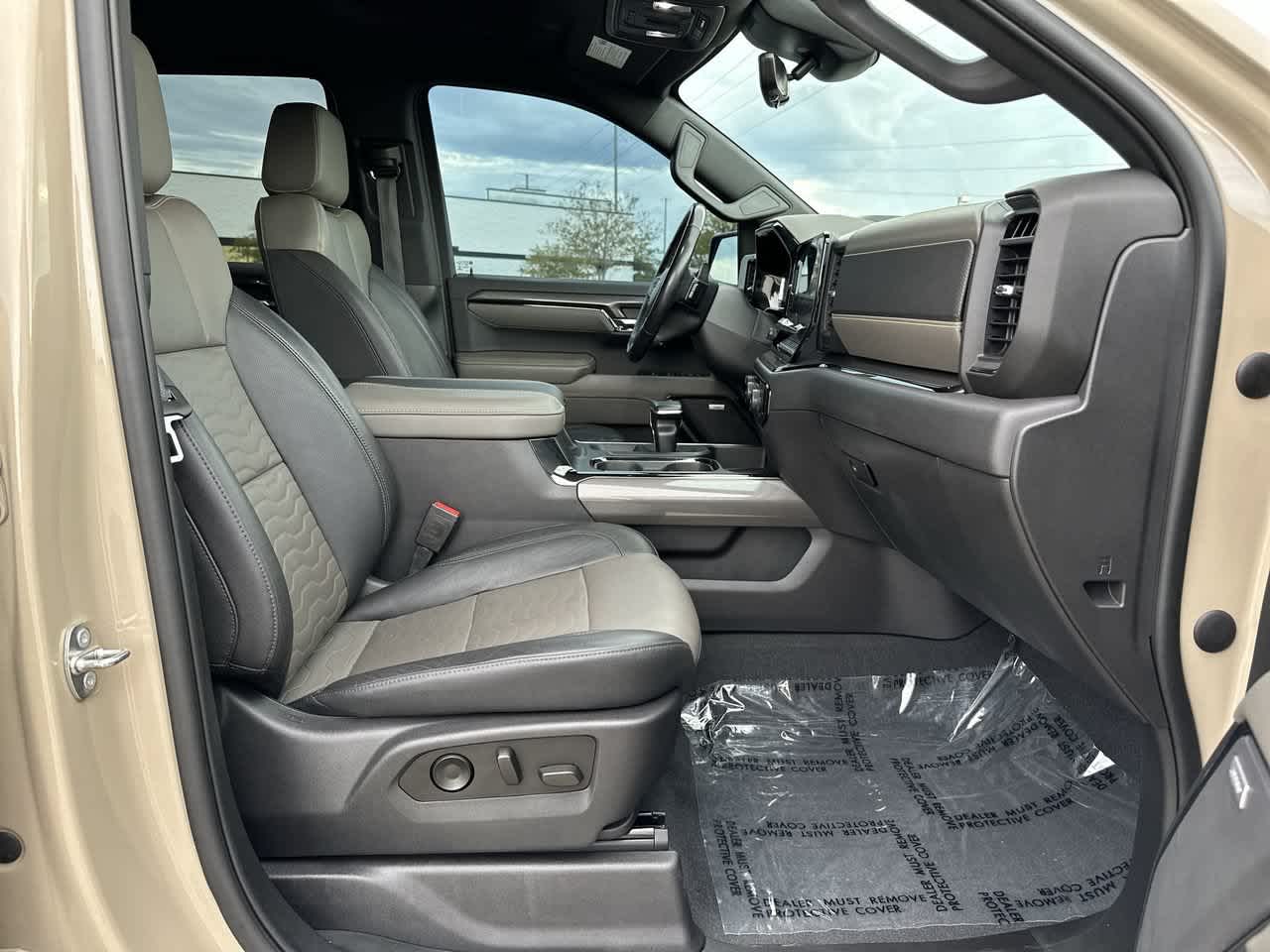 Chevrolet Silverado 1500 4WD de 2023, cabina doble, caja corta, ZR2