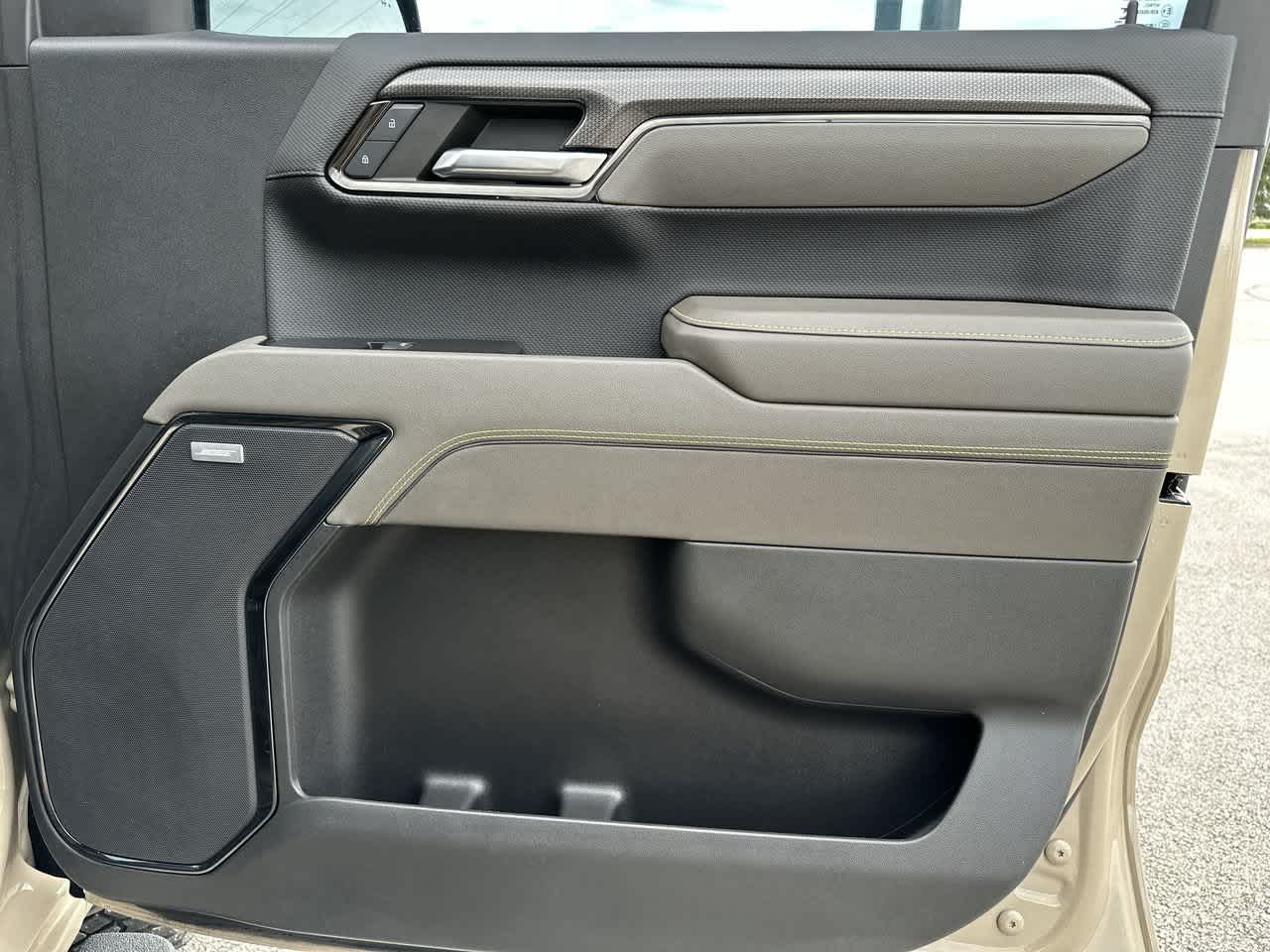 Chevrolet Silverado 1500 4WD de 2023, cabina doble, caja corta, ZR2