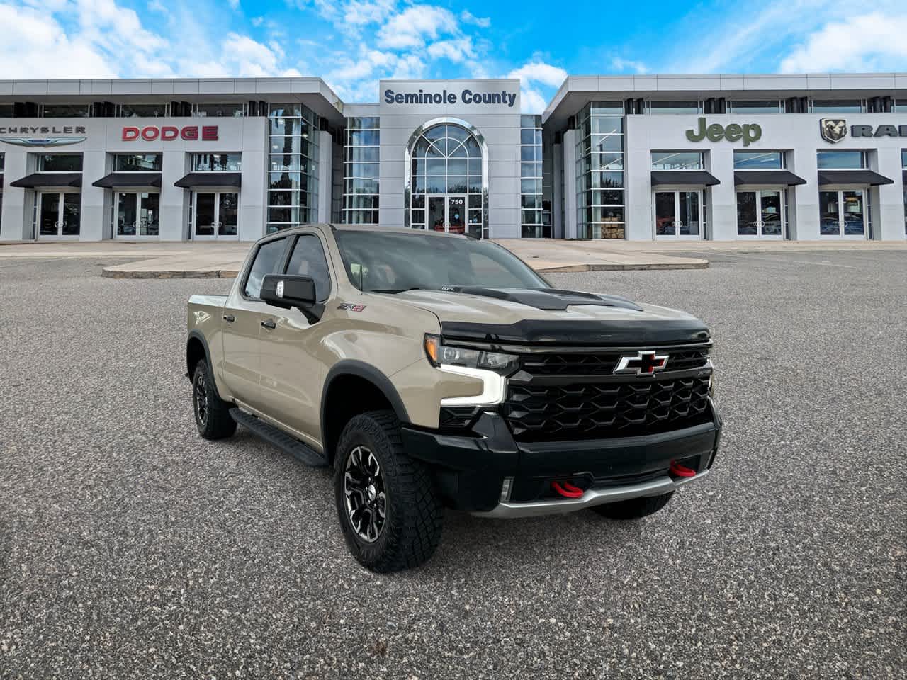 Chevrolet Silverado 1500 4WD de 2023, cabina doble, caja corta, ZR2