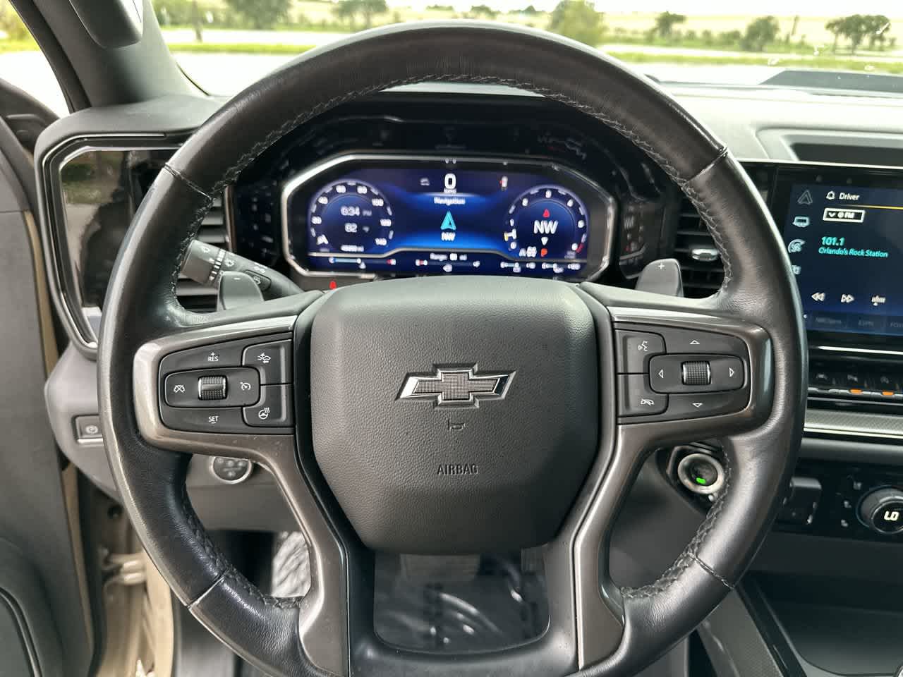 Chevrolet Silverado 1500 4WD de 2023, cabina doble, caja corta, ZR2