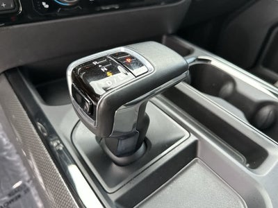 Chevrolet Silverado 1500 4WD de 2023, cabina doble, caja corta, ZR2