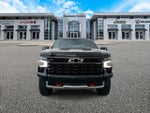 Chevrolet Silverado 1500 4WD de 2023, cabina doble, caja corta, ZR2