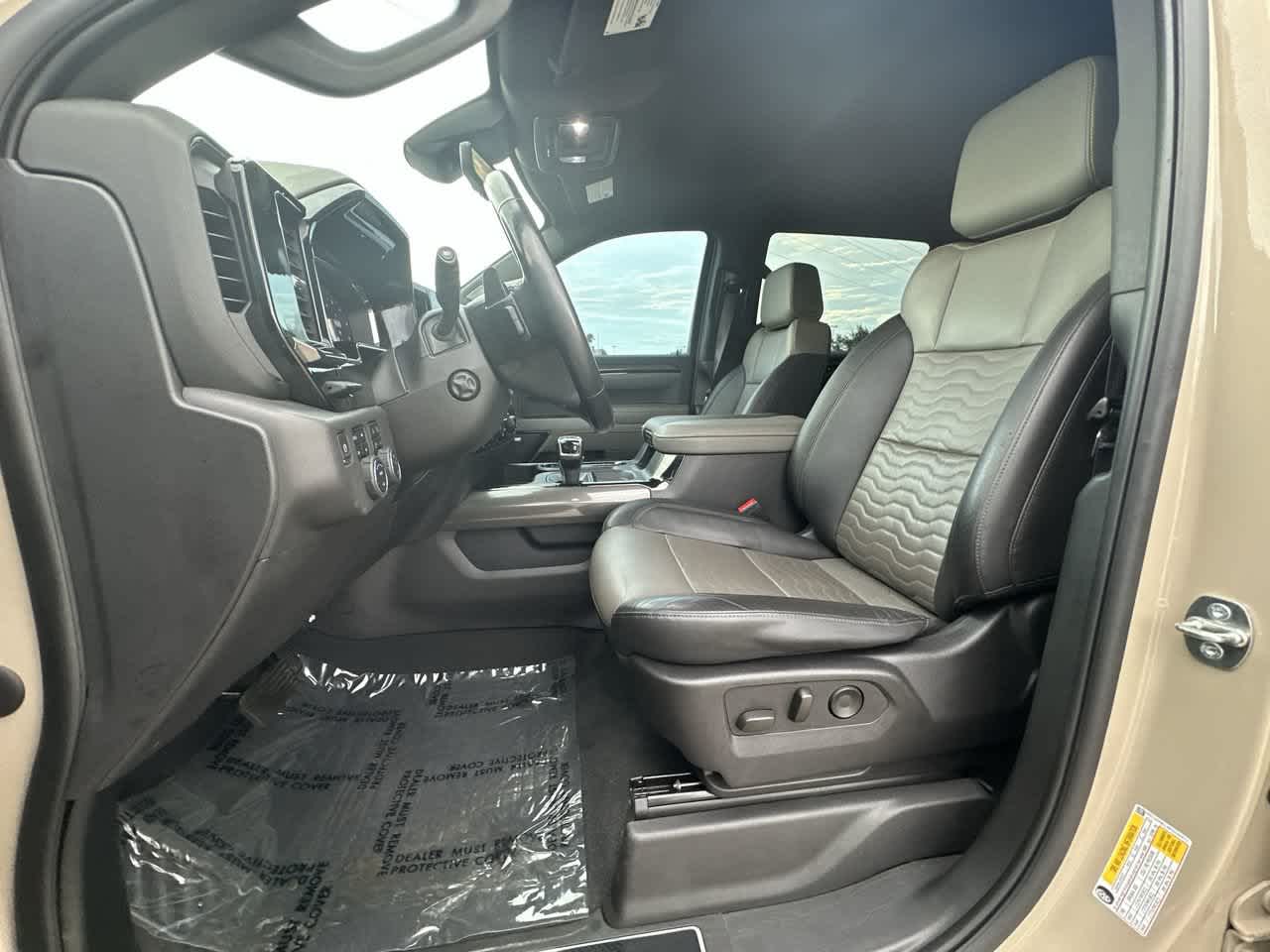 Chevrolet Silverado 1500 4WD de 2023, cabina doble, caja corta, ZR2
