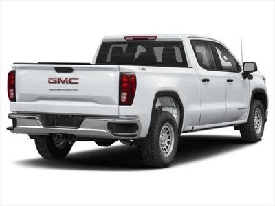 GMC Sierra 1500 4WD Crew Cab de 2023, caja corta, versión Elevation con 3SB