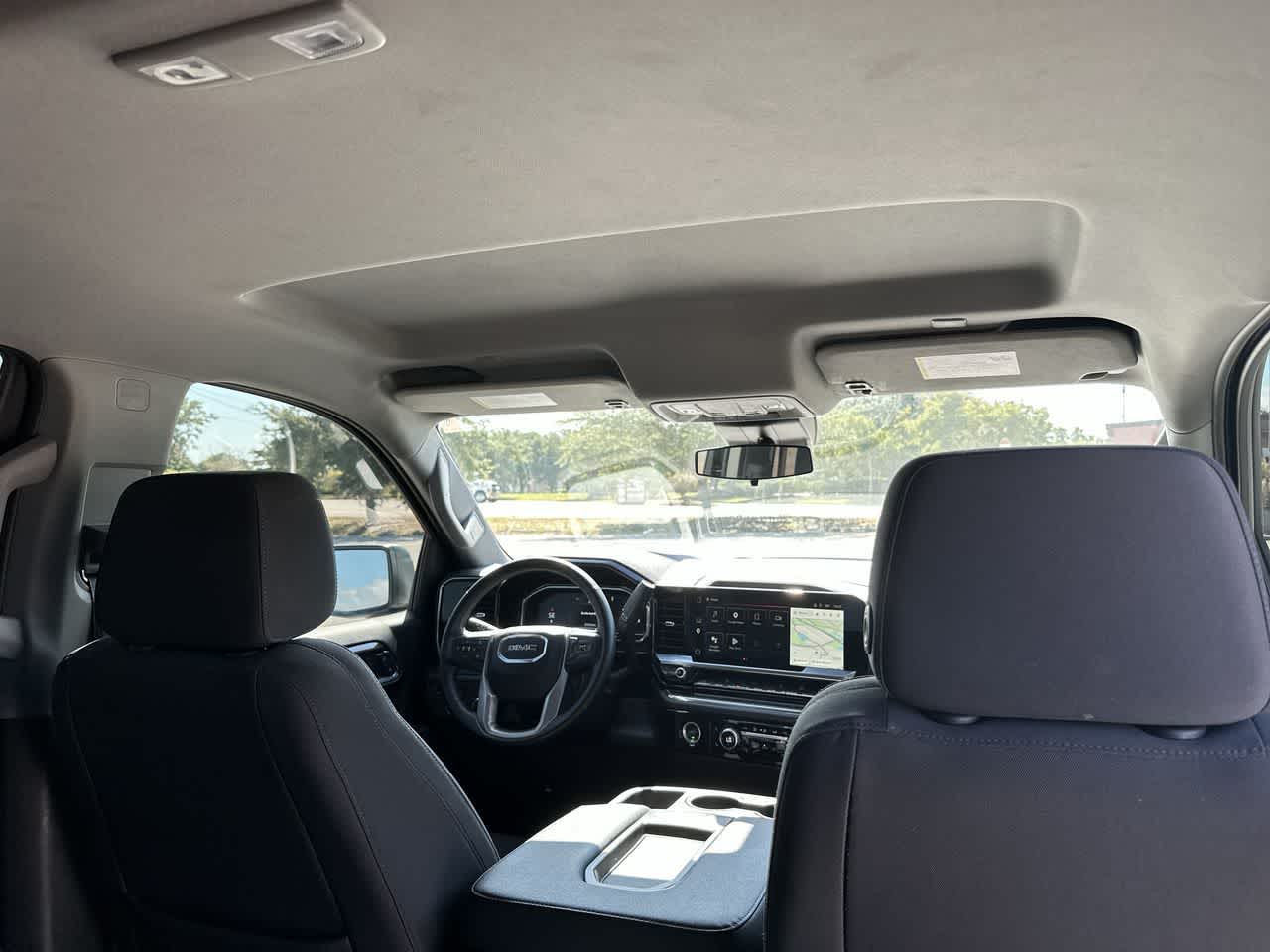 GMC Sierra 1500 4WD Crew Cab de 2023, caja corta, versión Elevation con 3SB