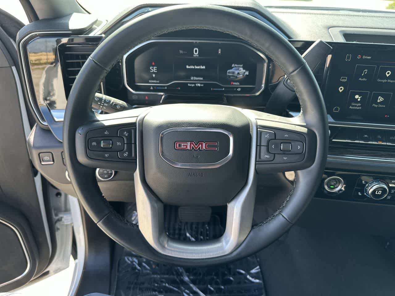 GMC Sierra 1500 4WD Crew Cab de 2023, caja corta, versión Elevation con 3SB