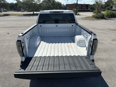 GMC Sierra 1500 4WD Crew Cab de 2023, caja corta, versión Elevation con 3SB