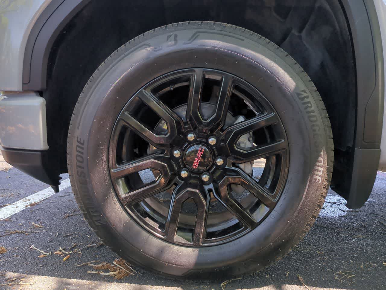 2024 GMC Sierra 1500 4WD Cabina Doble Caja Corta Elevación con 3VL