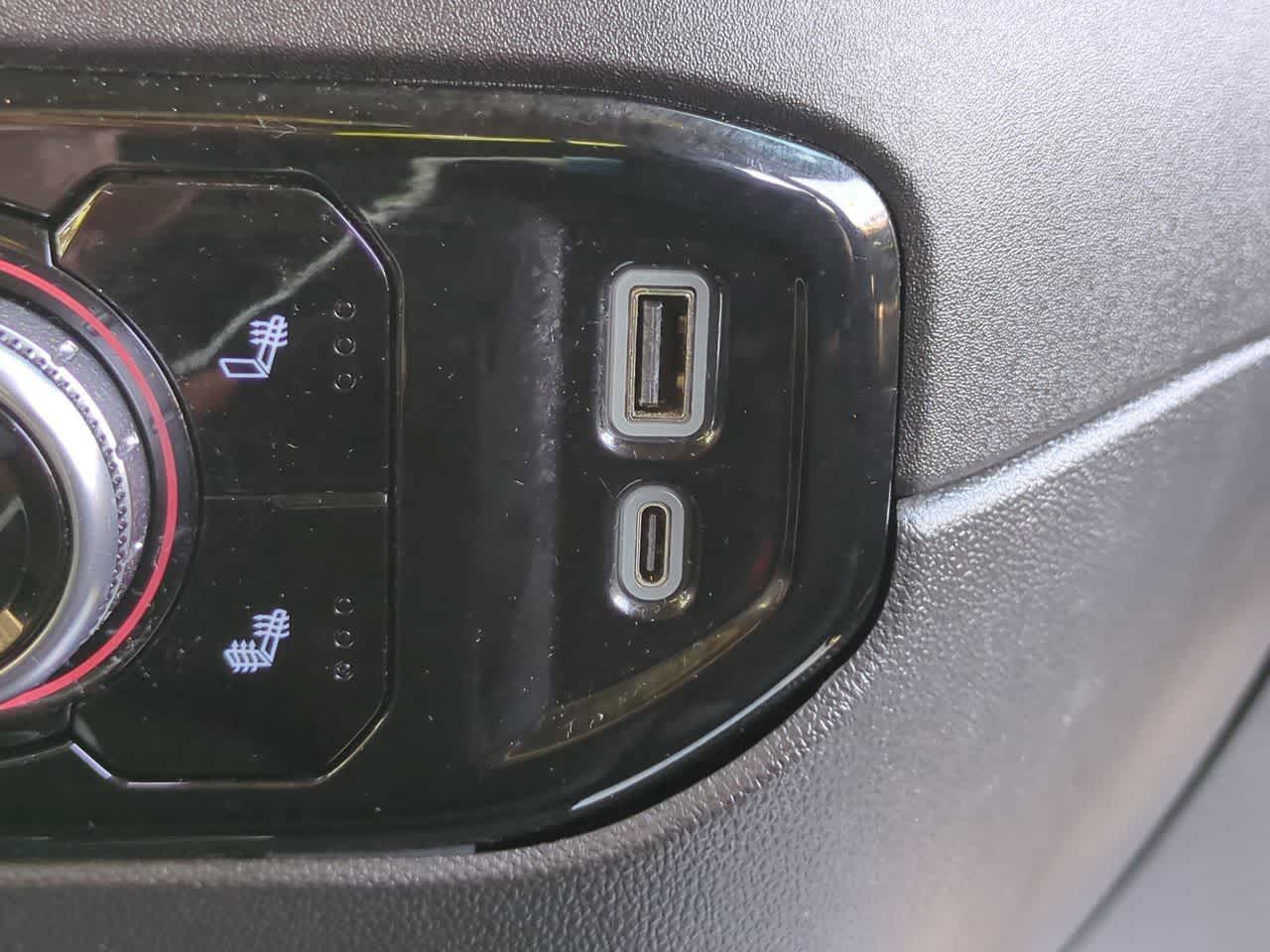 2024 GMC Sierra 1500 4WD Cabina Doble Caja Corta Elevación con 3VL