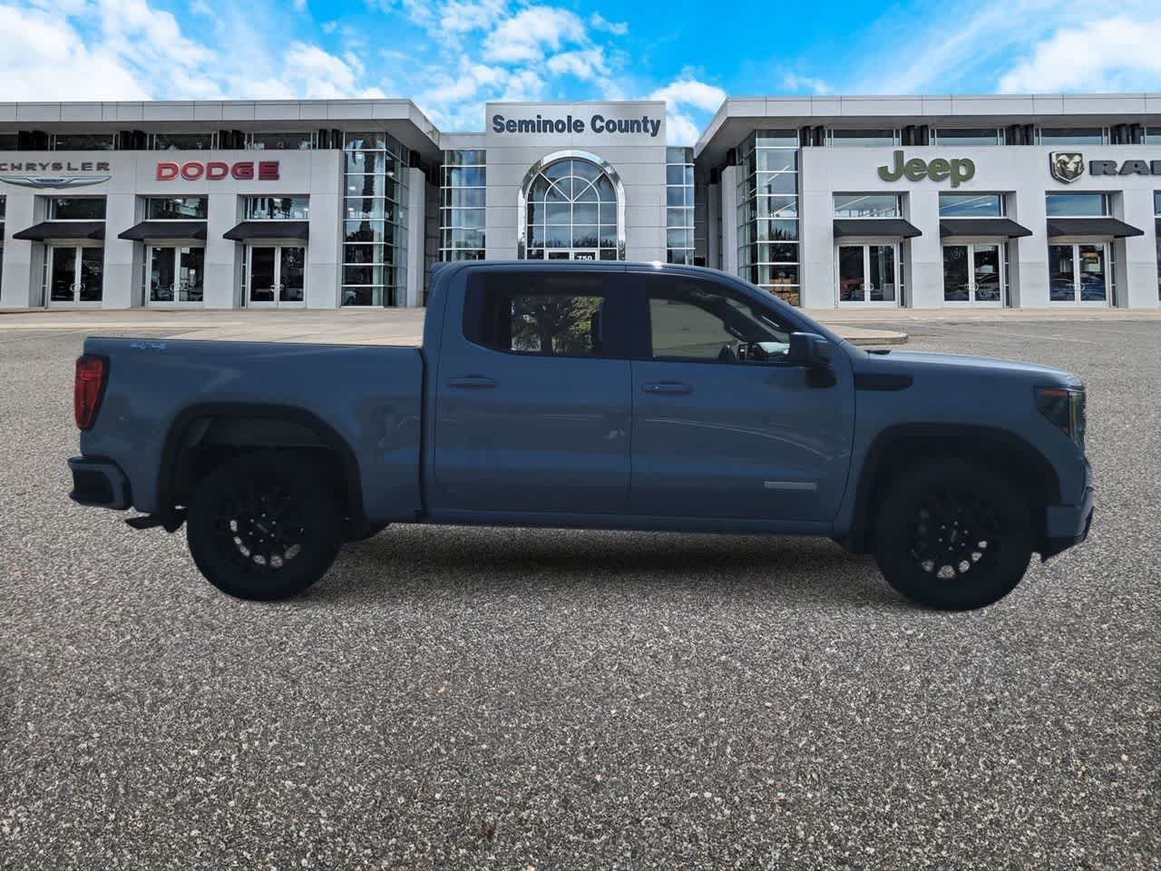 2024 GMC Sierra 1500 4WD Cabina Doble Caja Corta Elevación con 3VL