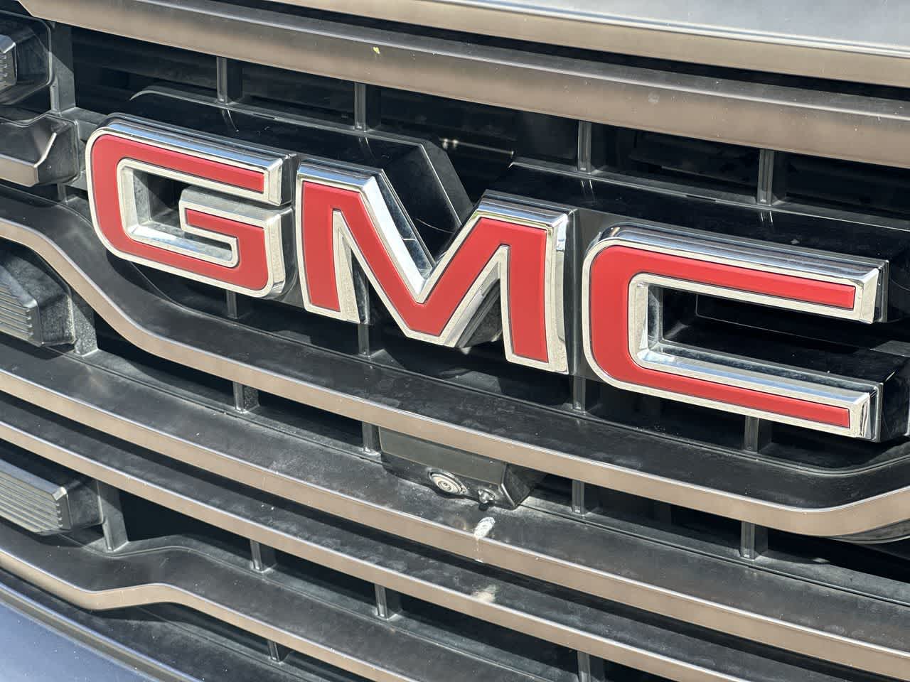 GMC Sierra 1500 4WD de 2023, cabina doble, caja corta, AT4X