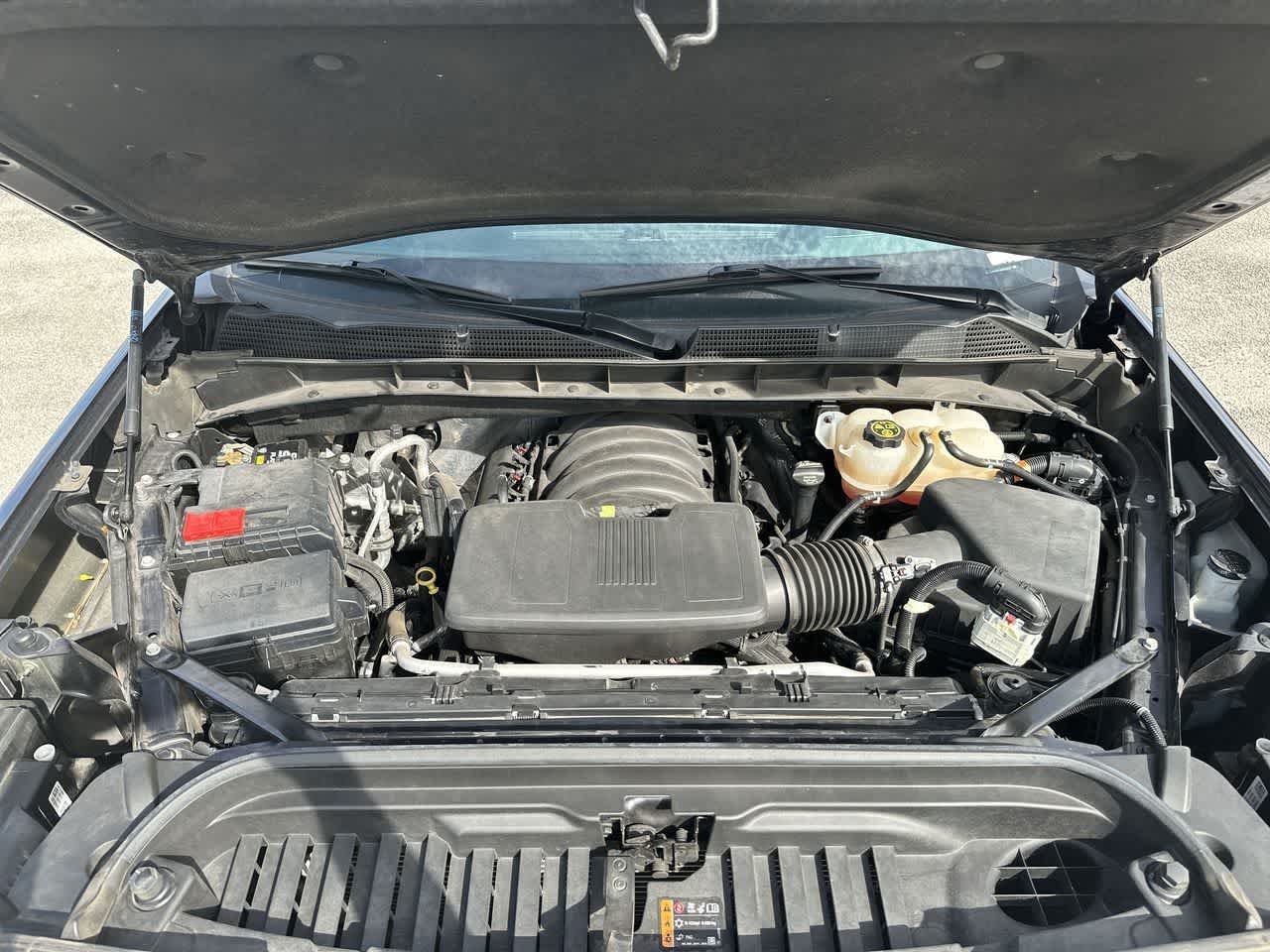 GMC Sierra 1500 4WD de 2023, cabina doble, caja corta, AT4X