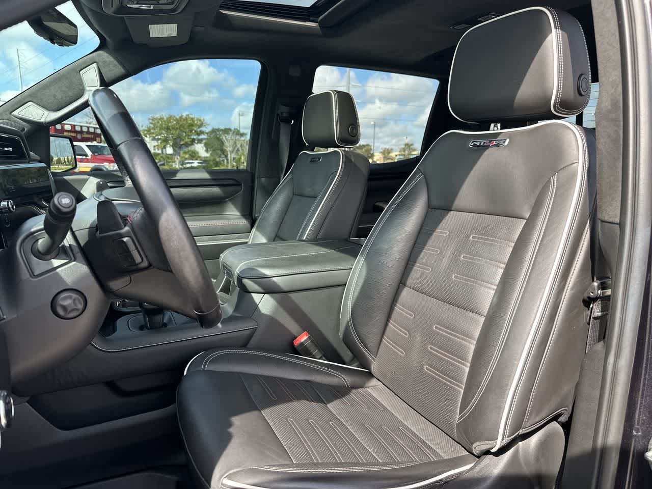 GMC Sierra 1500 4WD de 2023, cabina doble, caja corta, AT4X