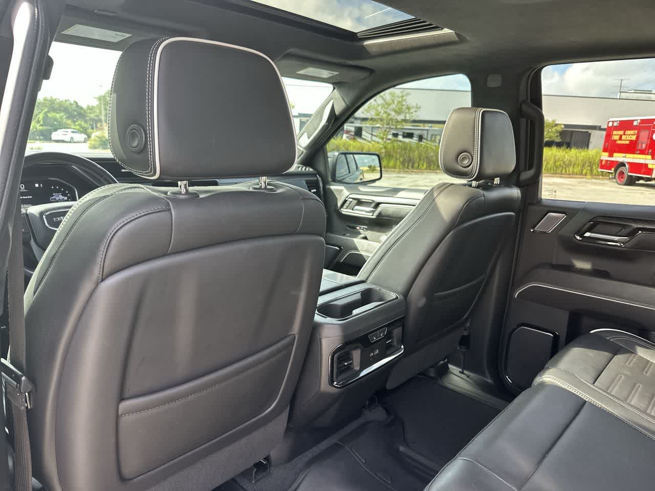 GMC Sierra 1500 4WD de 2023, cabina doble, caja corta, AT4X