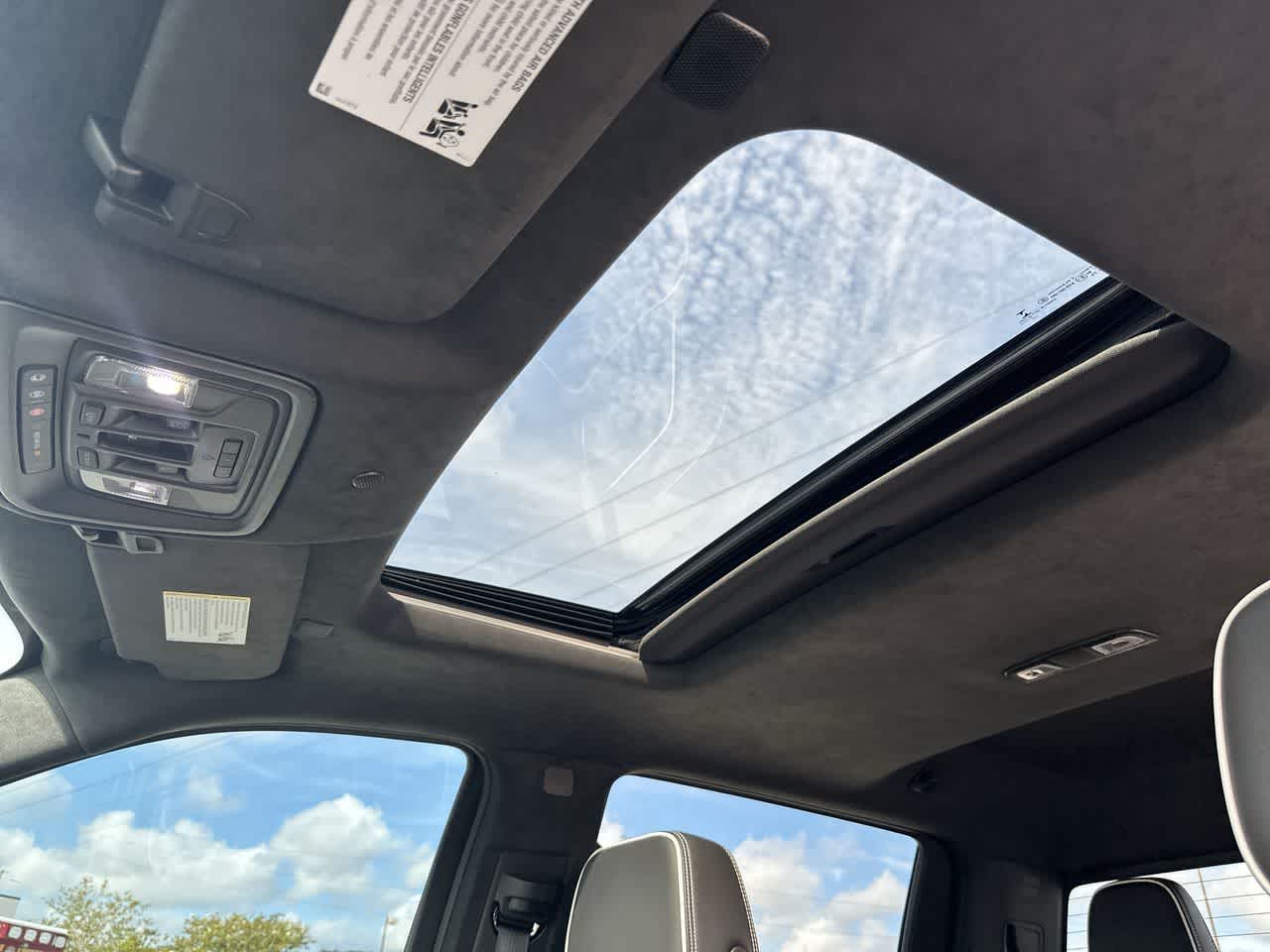 GMC Sierra 1500 4WD de 2023, cabina doble, caja corta, AT4X