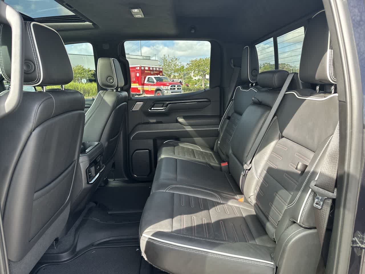 GMC Sierra 1500 4WD de 2023, cabina doble, caja corta, AT4X