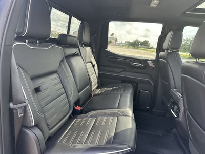GMC Sierra 1500 4WD de 2023, cabina doble, caja corta, AT4X