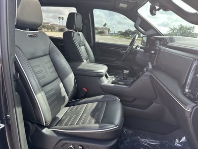 GMC Sierra 1500 4WD de 2023, cabina doble, caja corta, AT4X