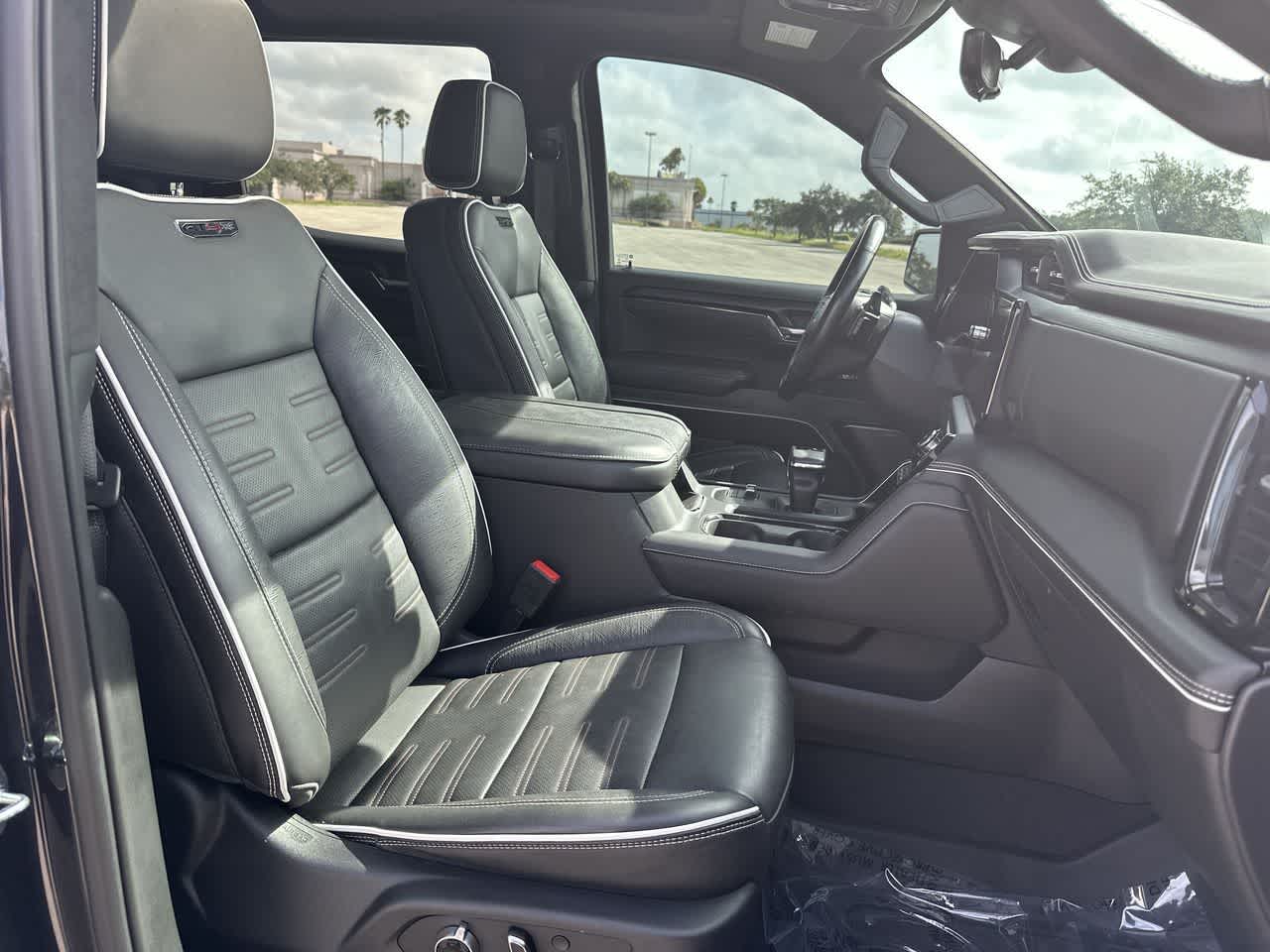 GMC Sierra 1500 4WD de 2023, cabina doble, caja corta, AT4X