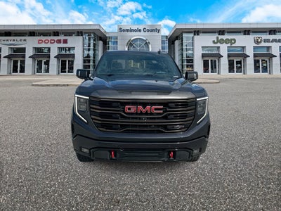 GMC Sierra 1500 4WD de 2023, cabina doble, caja corta, AT4X