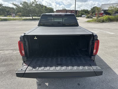 GMC Sierra 1500 4WD de 2023, cabina doble, caja corta, AT4X