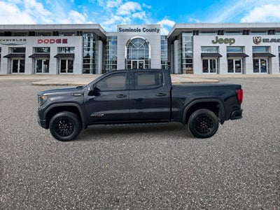 GMC Sierra 1500 4WD de 2023, cabina doble, caja corta, AT4X