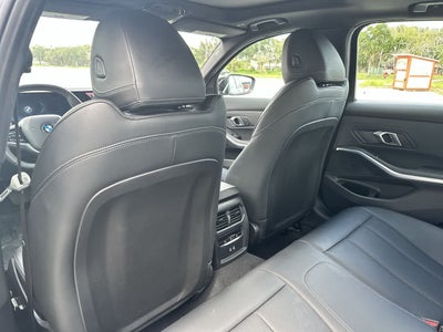BMW 330i xDrive 2025