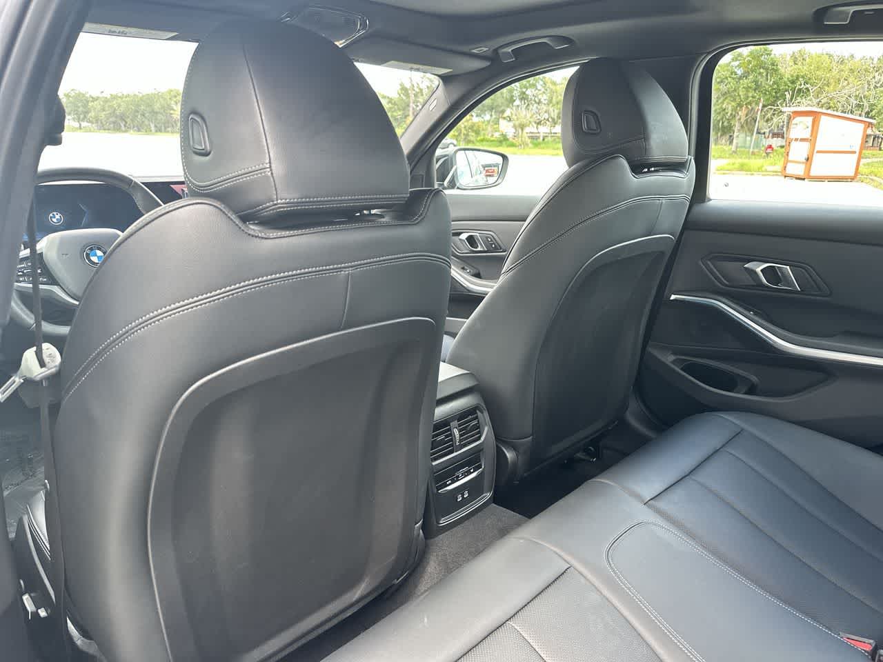 BMW 330i xDrive 2025