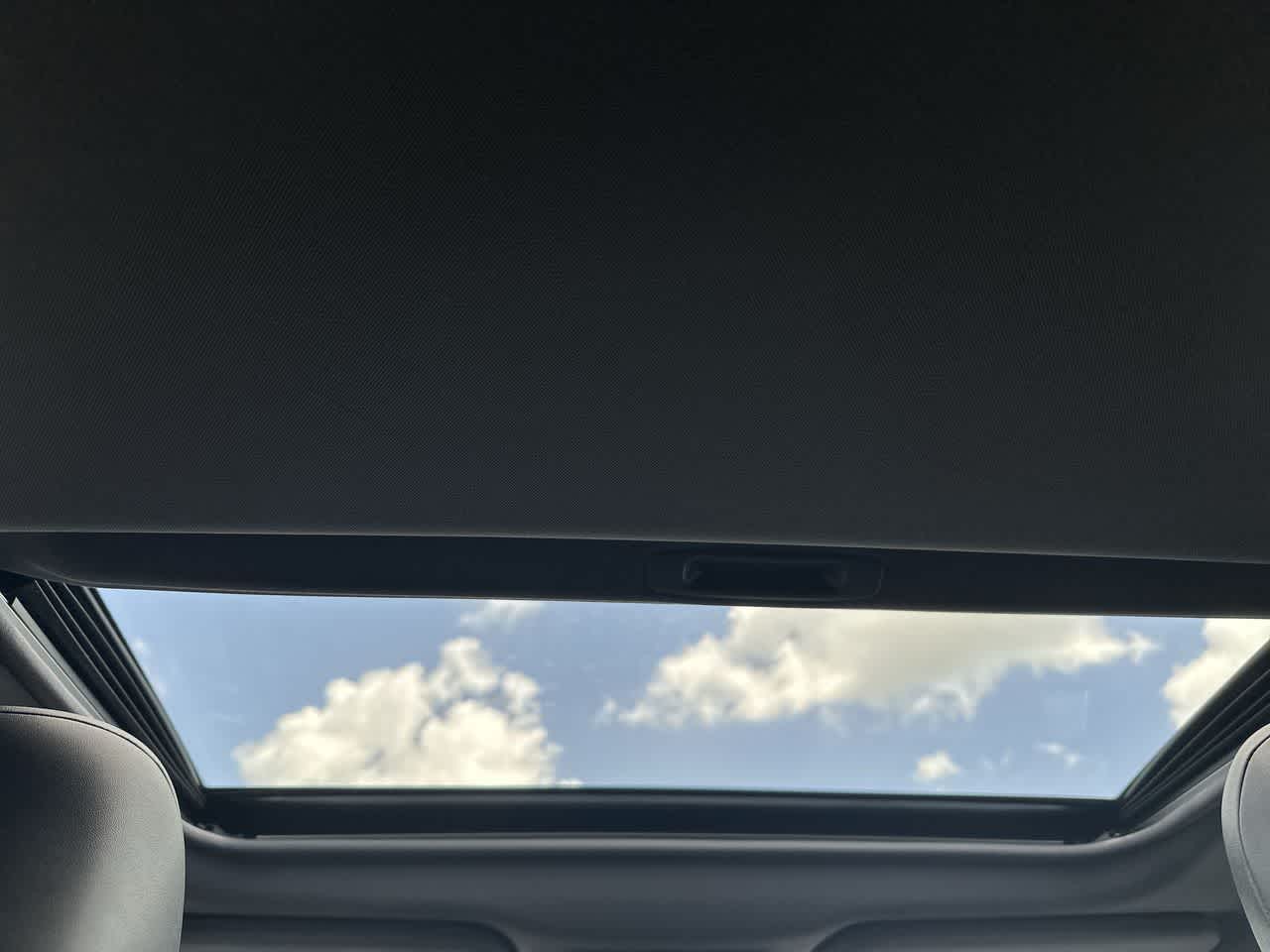 Toyota Avalon Limited Hybrid 2021