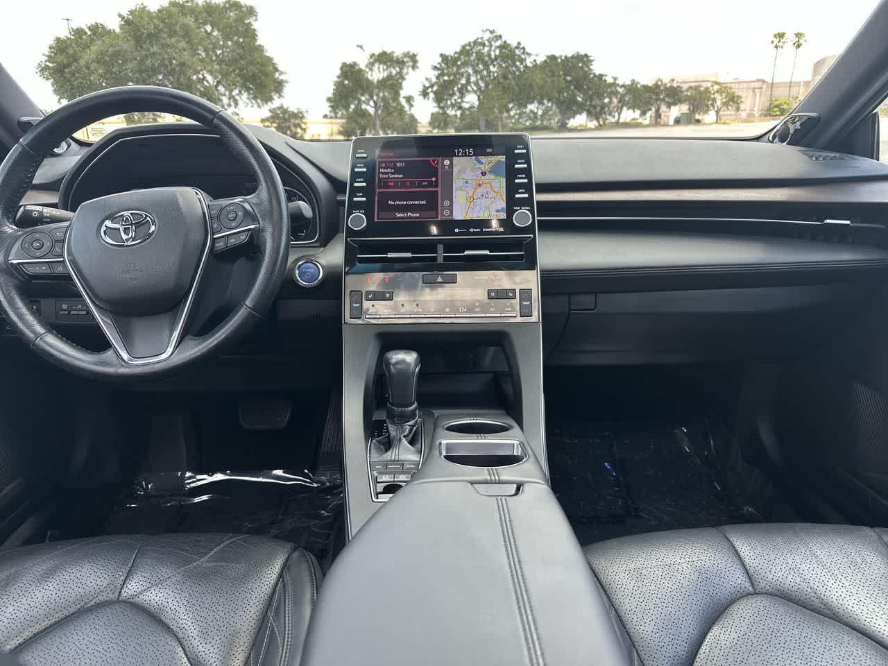Toyota Avalon Limited Hybrid 2021