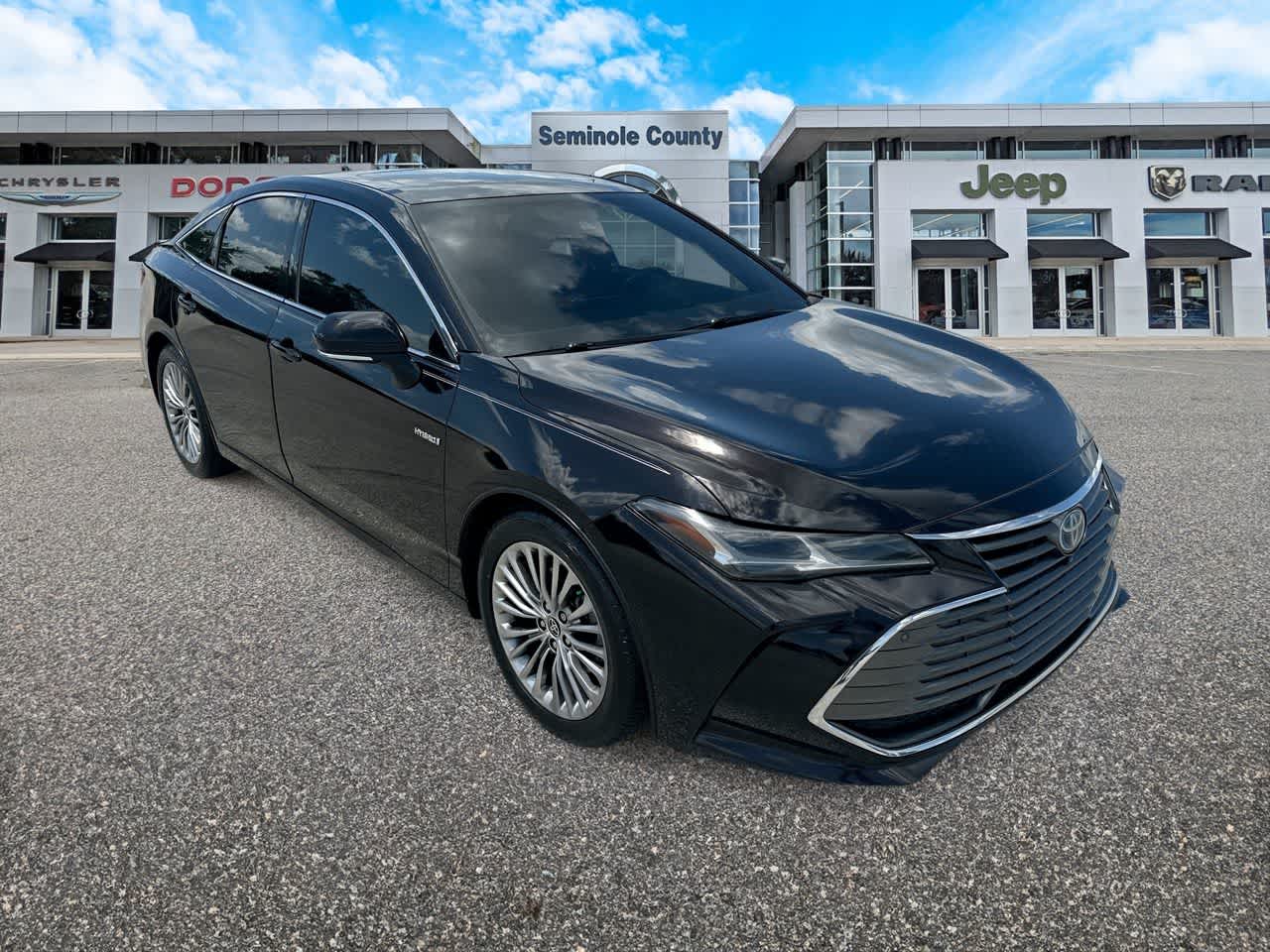 Toyota Avalon Limited Hybrid 2021
