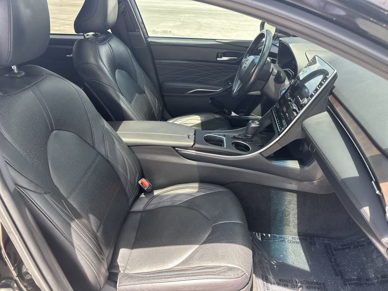 Toyota Avalon Limited Hybrid 2021