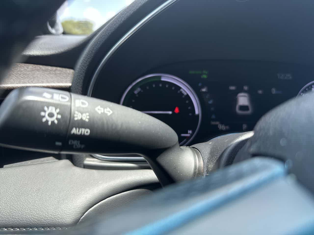Toyota Avalon Limited Hybrid 2021