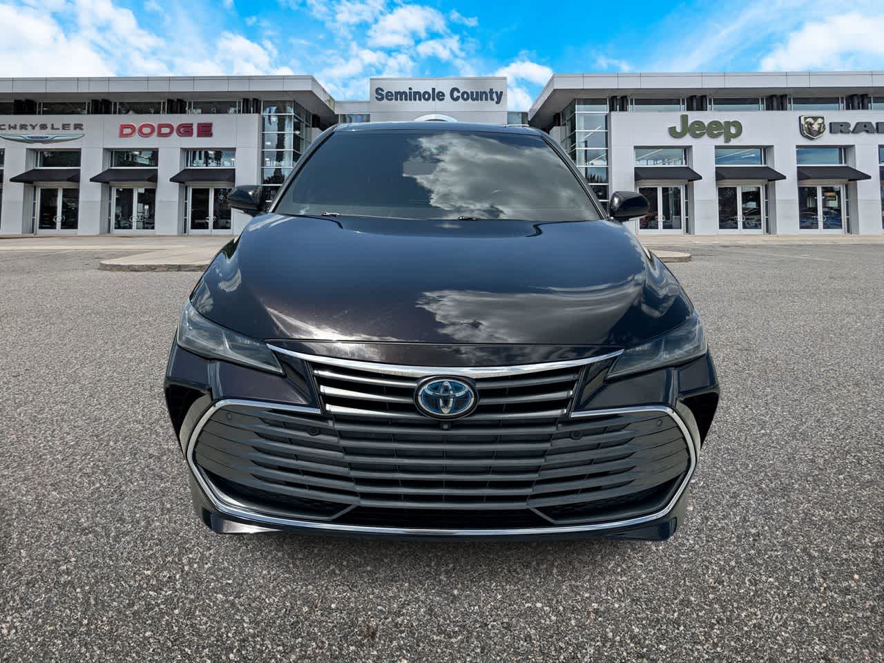 Toyota Avalon Limited Hybrid 2021