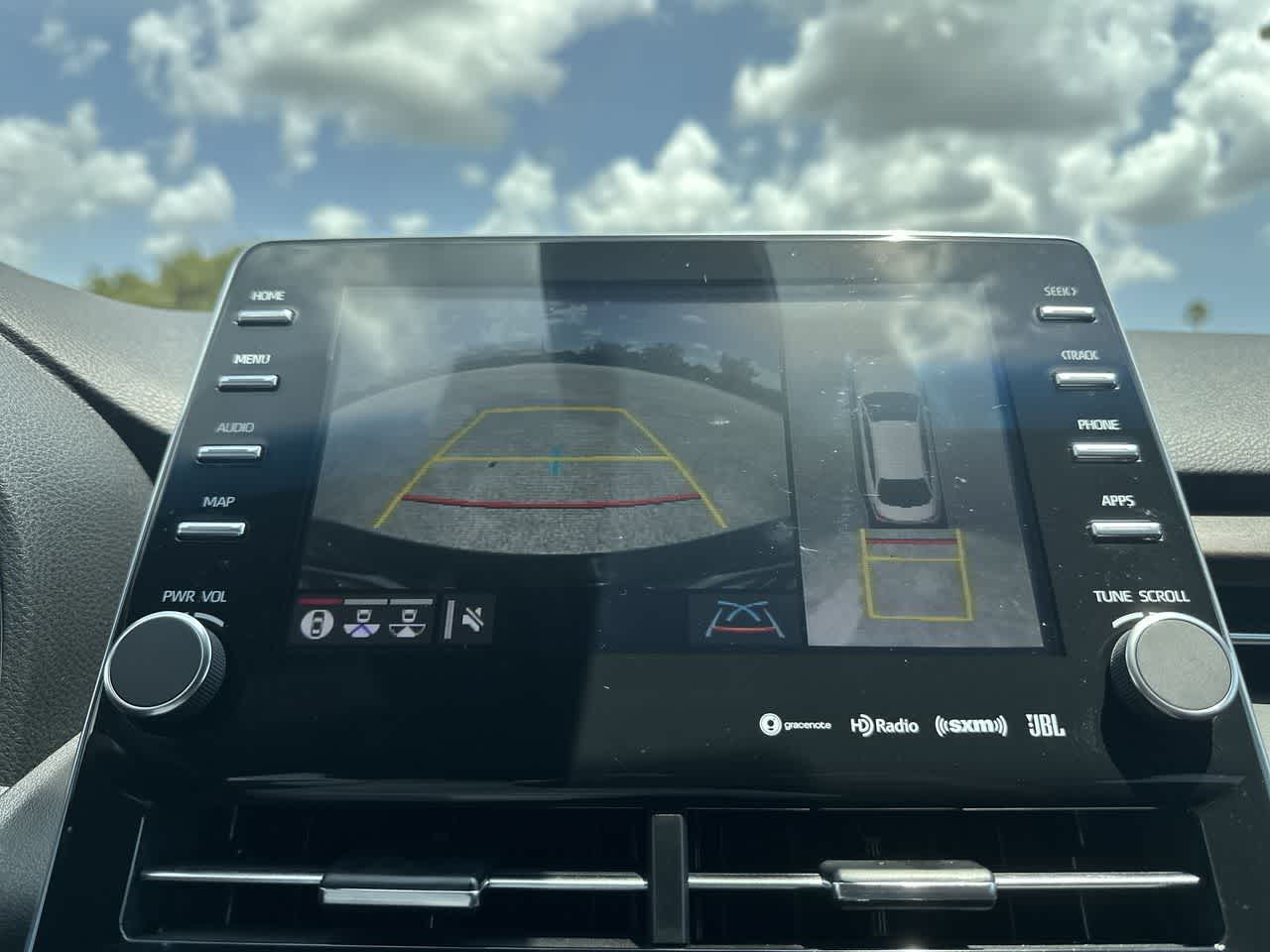 Toyota Avalon Limited Hybrid 2021