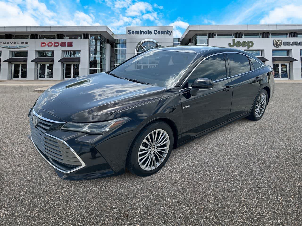 Toyota Avalon Limited Hybrid 2021