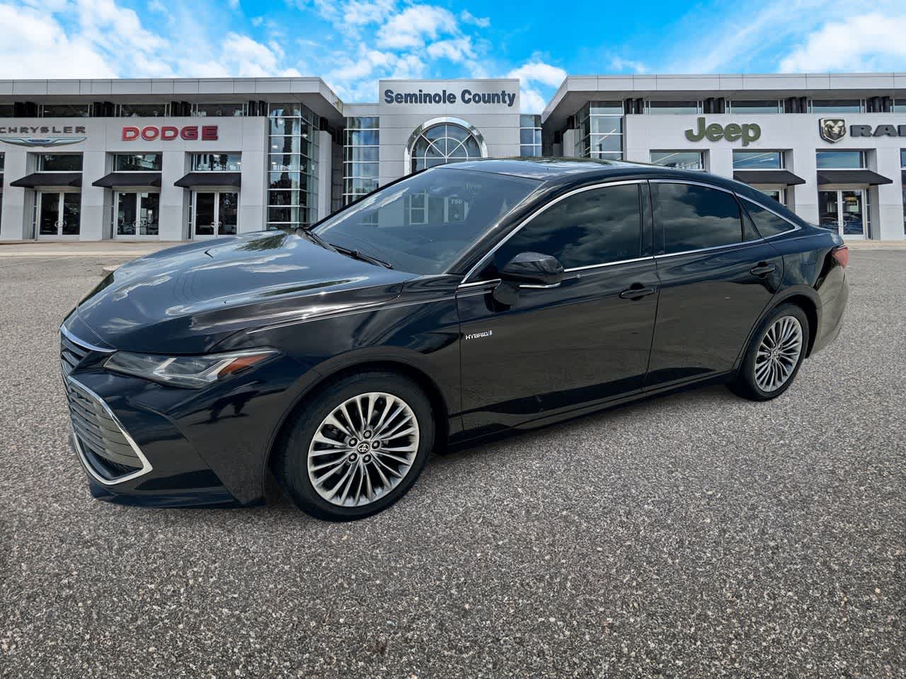 Toyota Avalon Limited Hybrid 2021