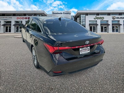 Toyota Avalon Limited Hybrid 2021