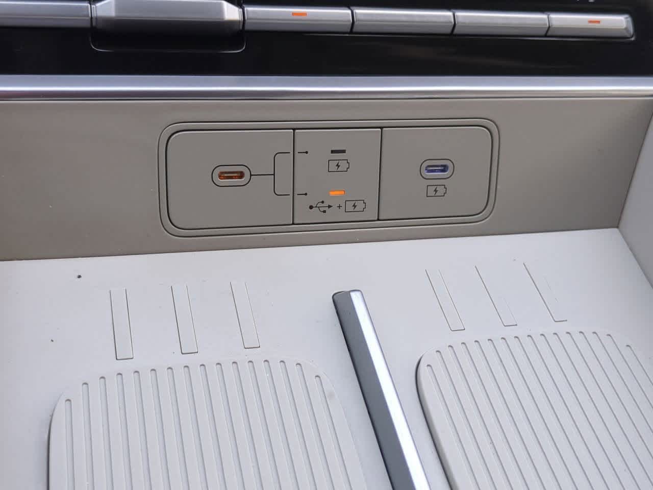 Hyundai Santa Fe SE 2024