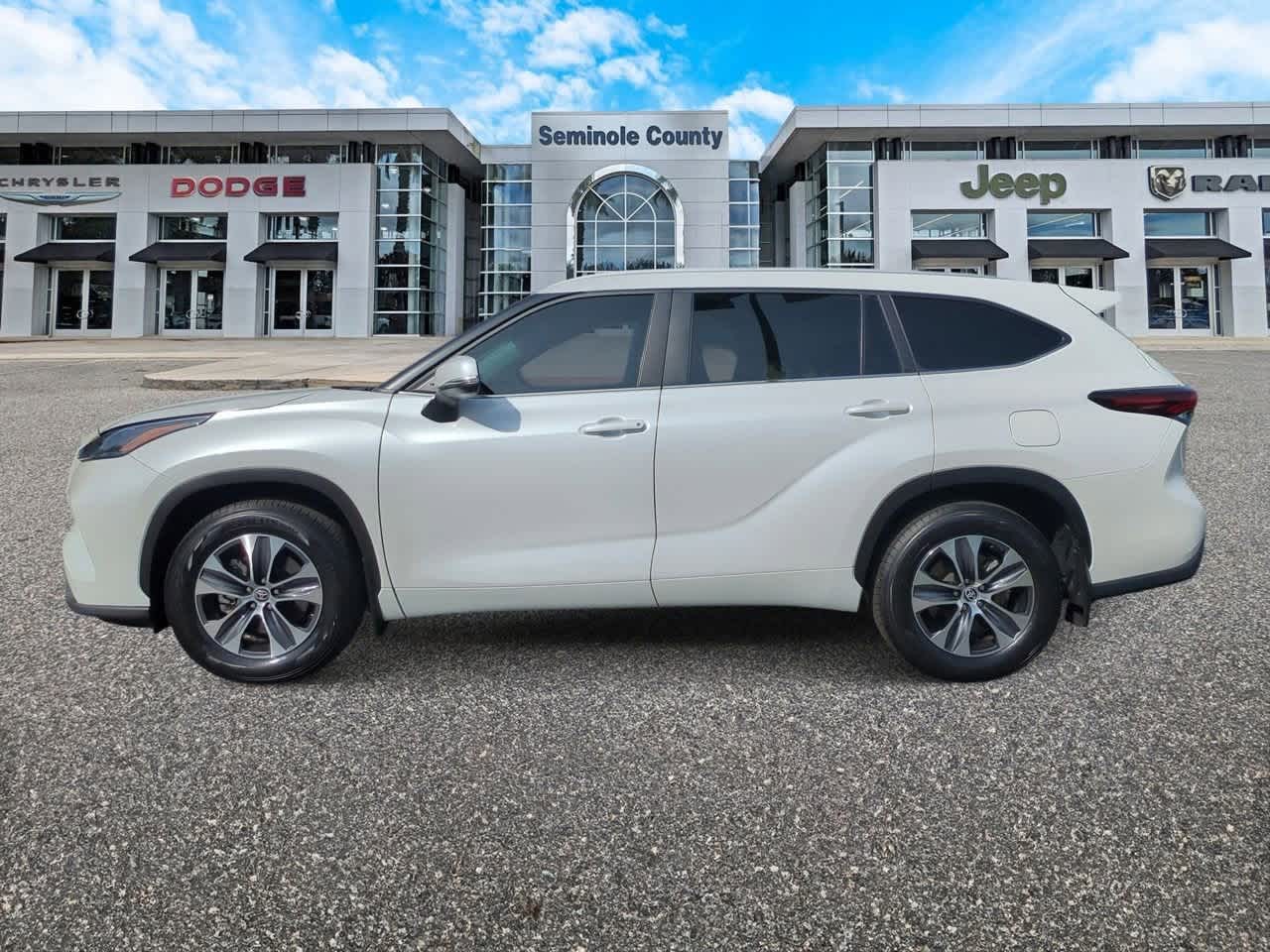 Toyota Highlander XLE 2024