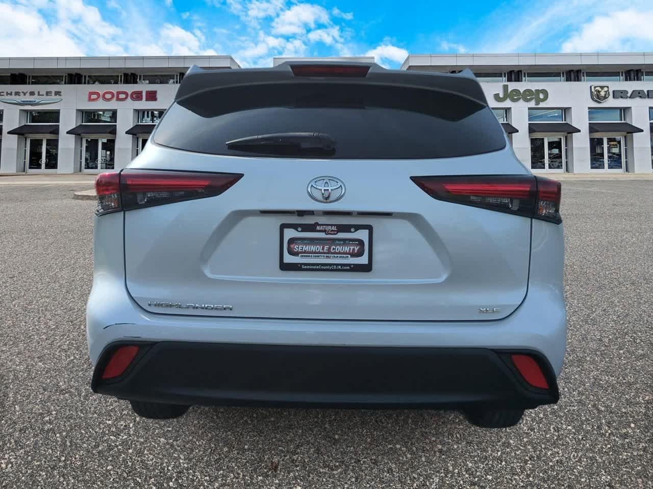 Toyota Highlander XLE 2024