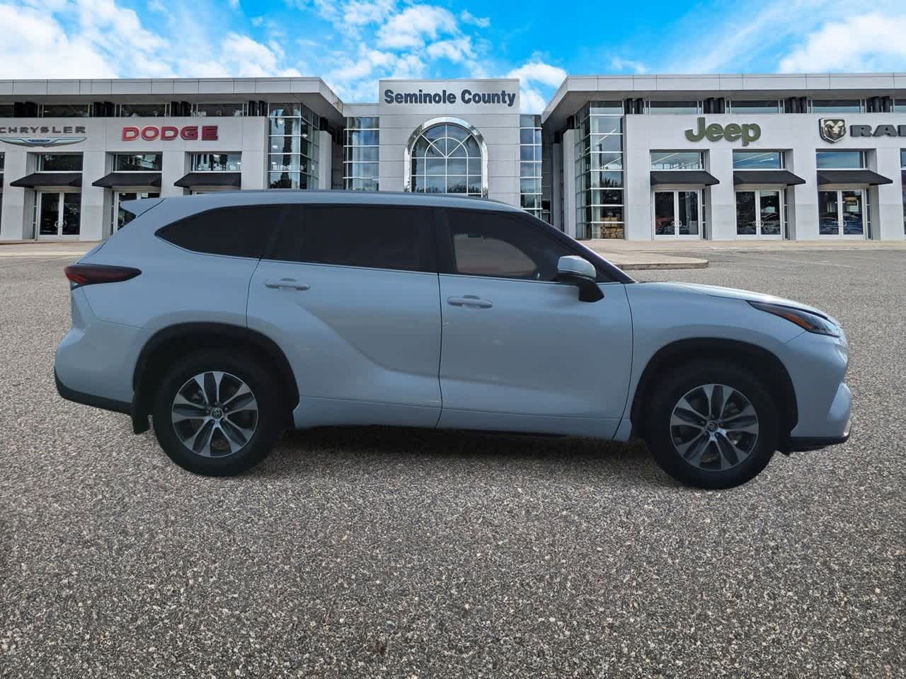 Toyota Highlander XLE 2024