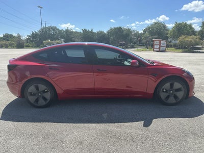 Tesla Model 3 de 2022 con tracción trasera