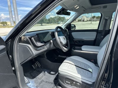 Rivian R1S Adventure 2024