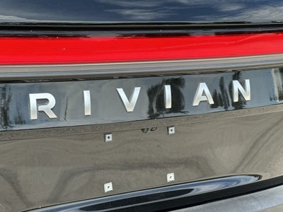 Rivian R1S Adventure 2024