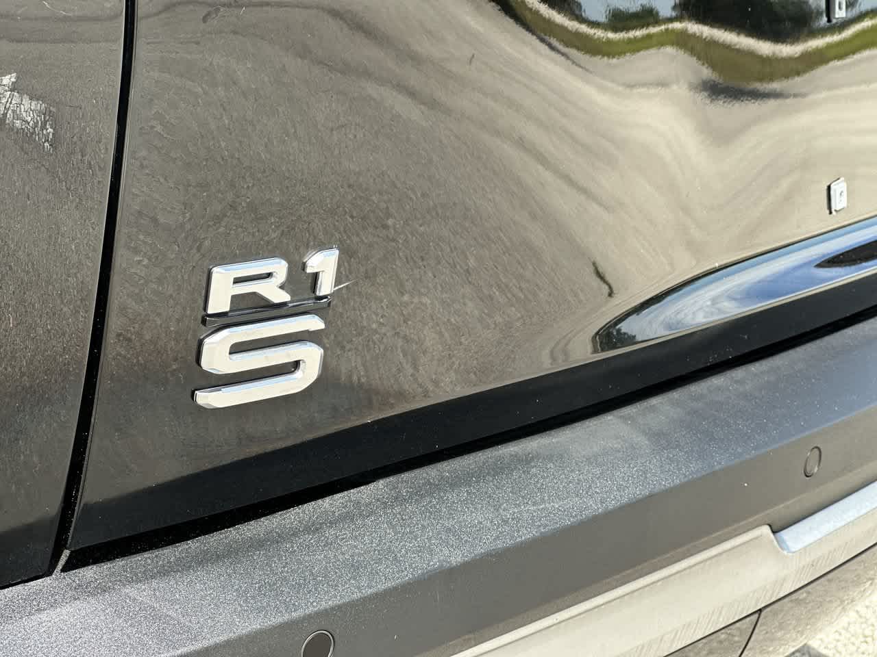 Rivian R1S Adventure 2024