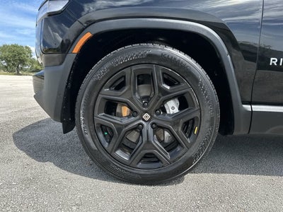 Rivian R1S Adventure 2024