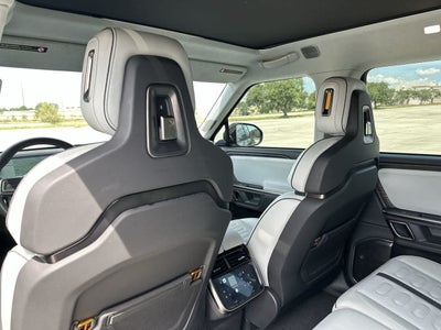 Rivian R1S Adventure 2024